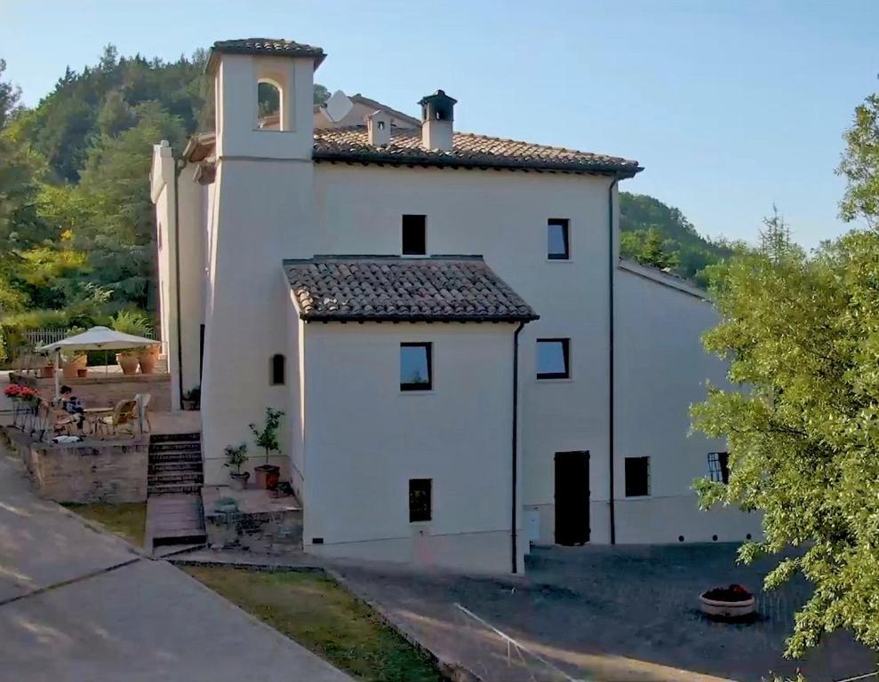 Santa Maria in Casale vicino a Urbino room 1
